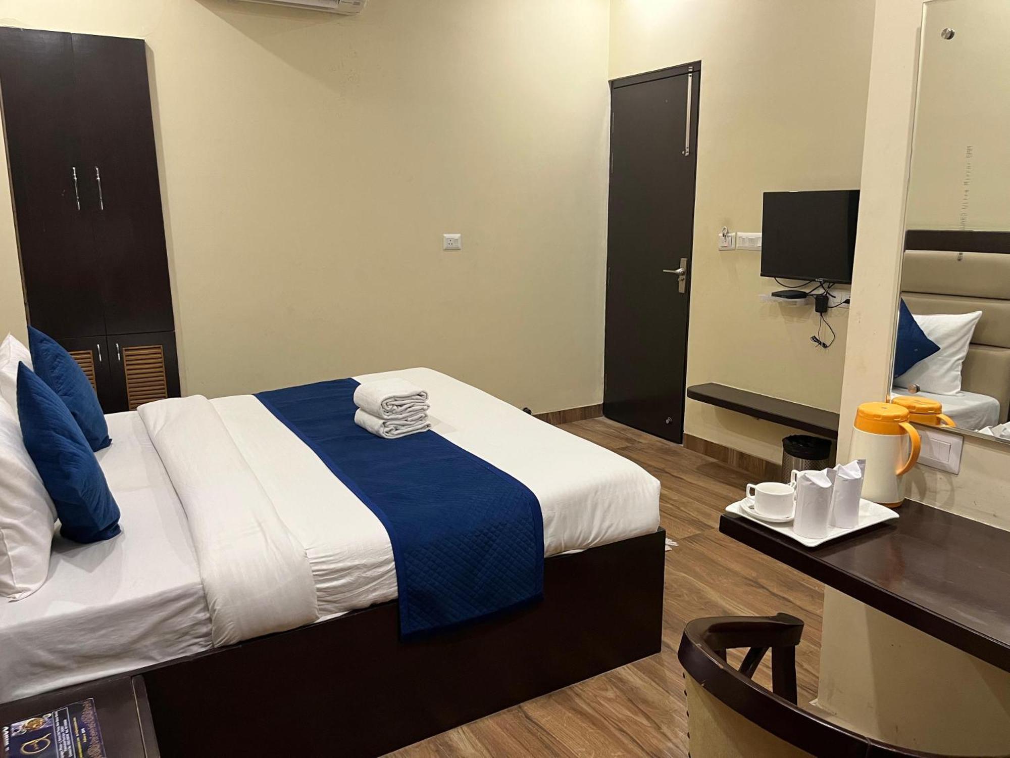Hotel Mayur Palace Agra  Eksteriør billede